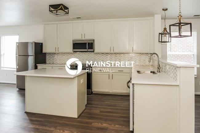 Photo - 3 Bedroom Pet-Friendly Home in HARVEST, AL with Main Street Renewal