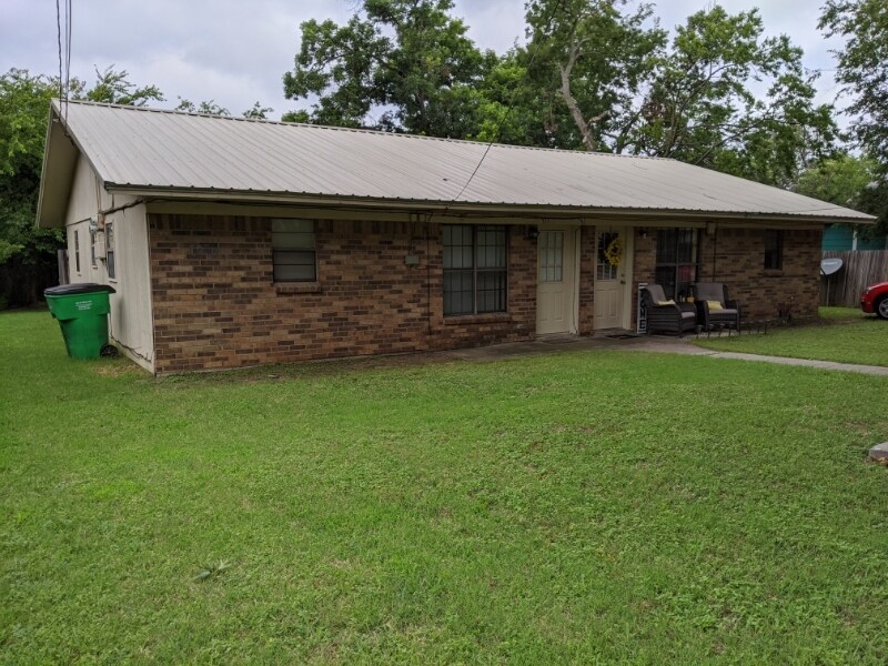 Photo - 517 N Clements St