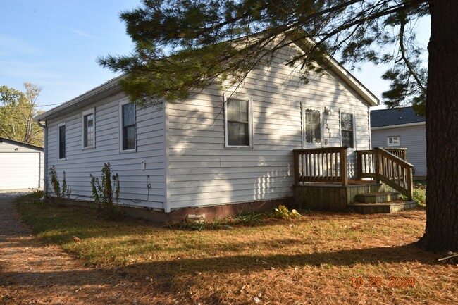 2 Bedroom, 1 Bath Home in Greenfield - 2 Bedroom, 1 Bath Home in Greenfield