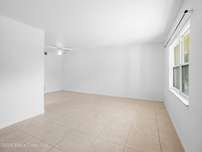 Photo - 89 NW Irwin Ave Unit 3