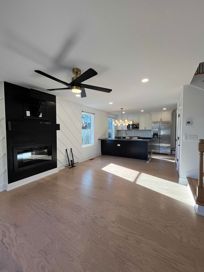 Photo - 1212 Frankie Aly