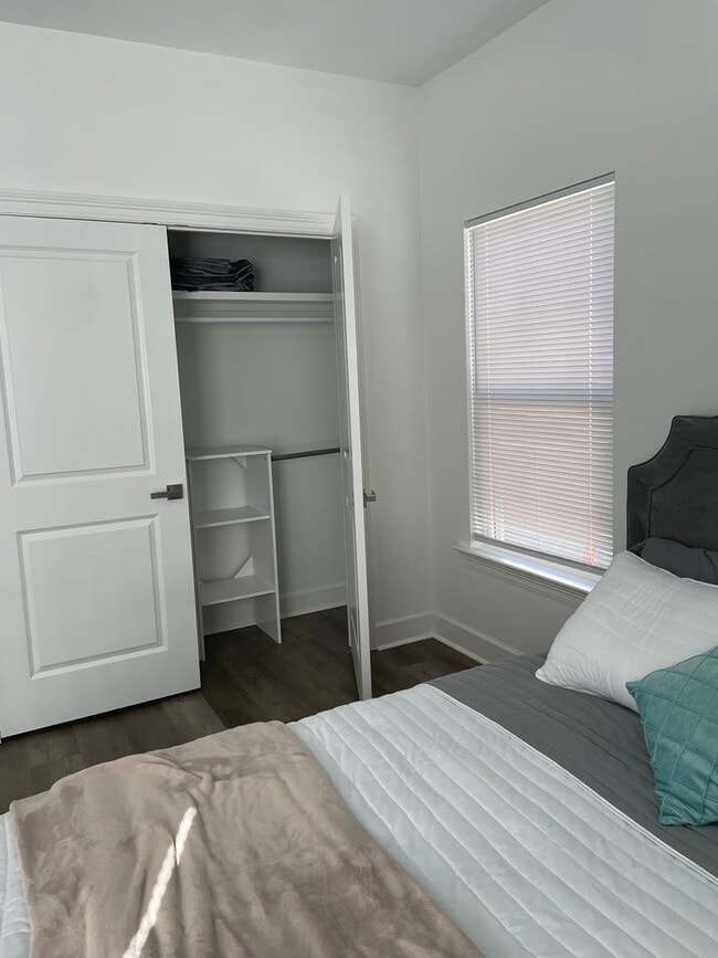 Photo - 415 Bedford Dr