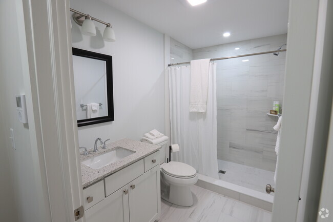 Building Photo - 290 Riverside Ave Unit 2 Rental