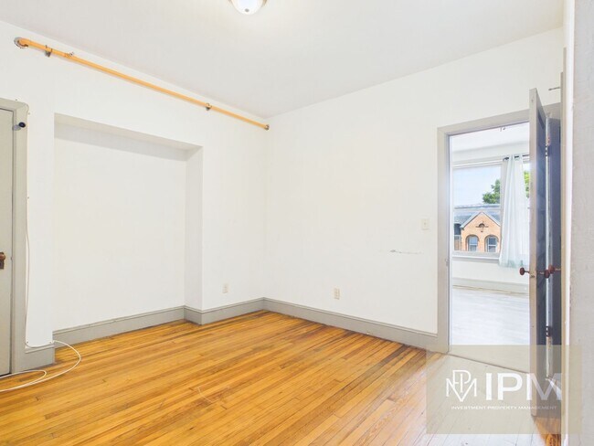 Photo - 142 E Philadelphia St Unit Apt 1