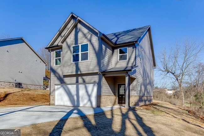 Photo - 585 Clayton St