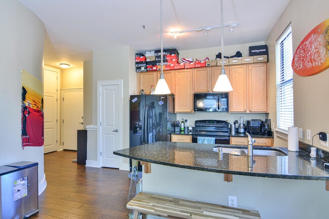 Photo - 650 S Mill St Unidad 117