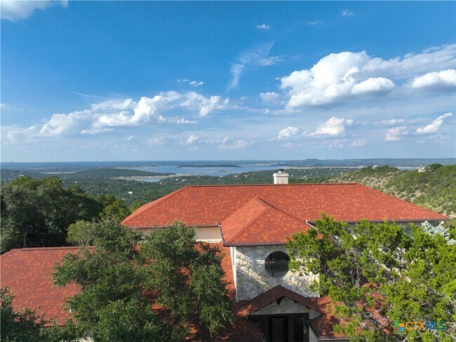 Photo - 2000 Village Oak