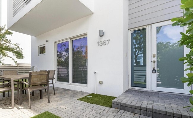 Photo - 1367 N Ocean Blvd