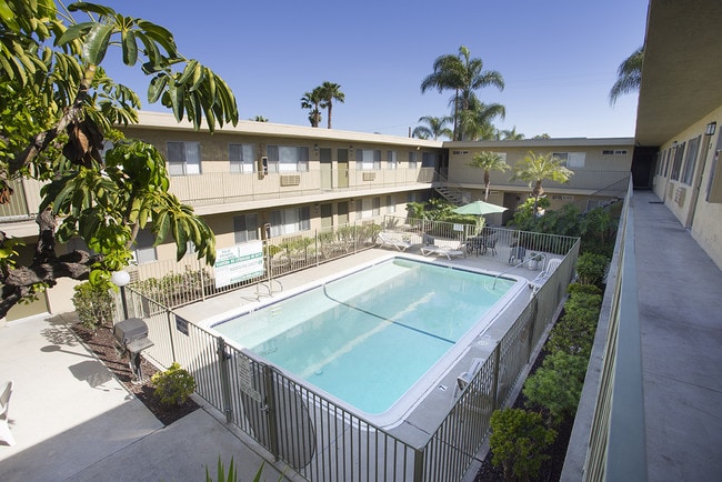 Photo - Palm Estates Apartments