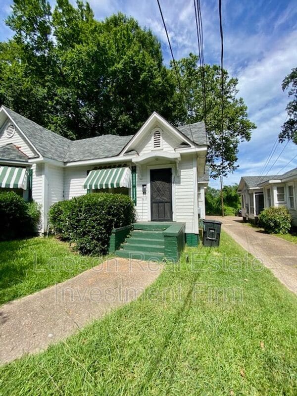 Photo - 3345 Alexander Ave