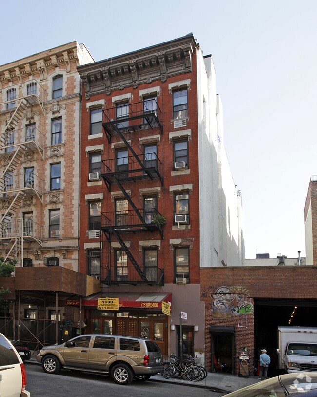 Foto principal - 186 E 2nd St