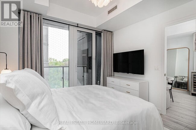 Photo - 2020 Bathurst St Unit 502