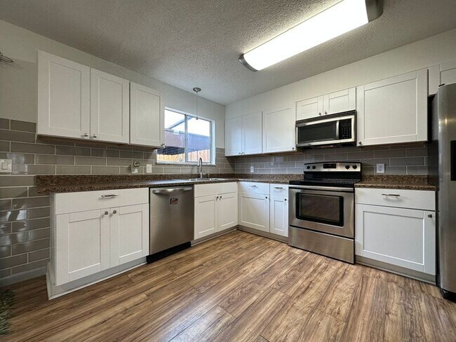 Photo - 1817 Quail St