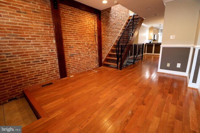Photo - 1605 Marshall St