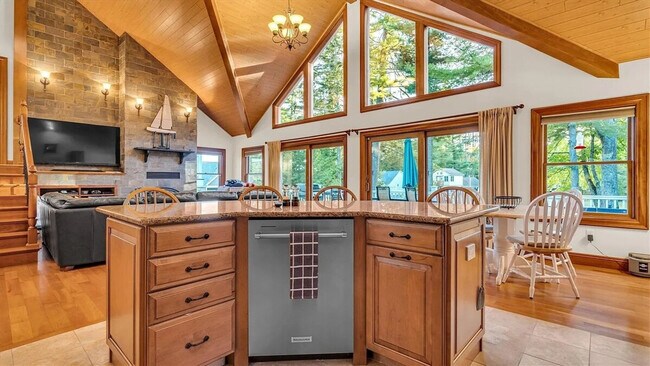 Photo - 21 Hemlock Point Rd Unit ID1255657P