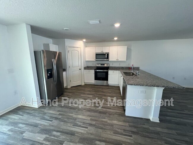 Photo - 166 Maple Dr