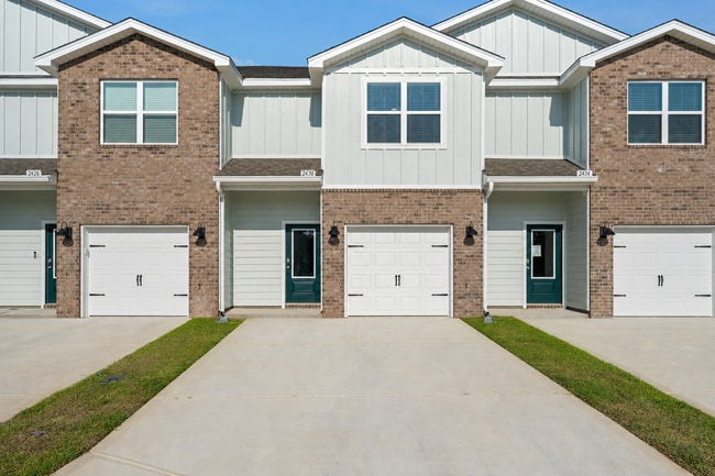 Photo - 2430 Clf Holw Cir