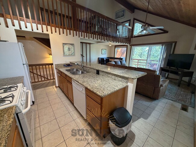 Photo - 2 Bedroom Duplex in Tyrolia! Summer pool!