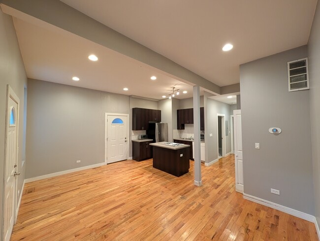 Photo - 1463 W Huron St Unit 1R