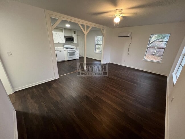 Photo - Renovated 2 Bed 1 Bath house for rent in T...