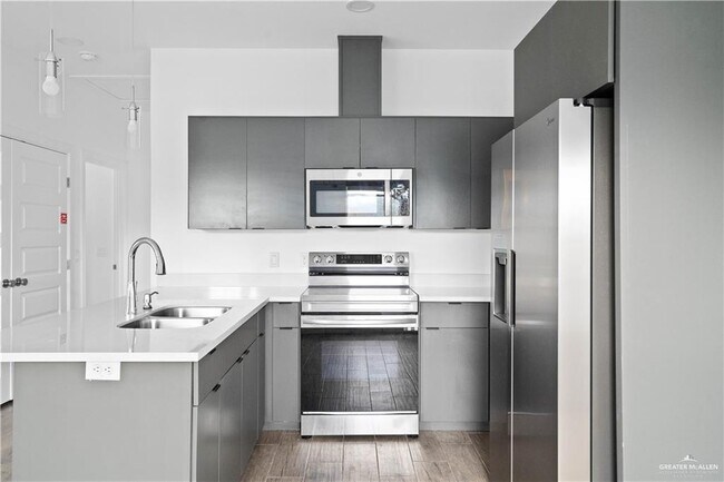 Photo - 13 Notre Dame Ave Unit 2