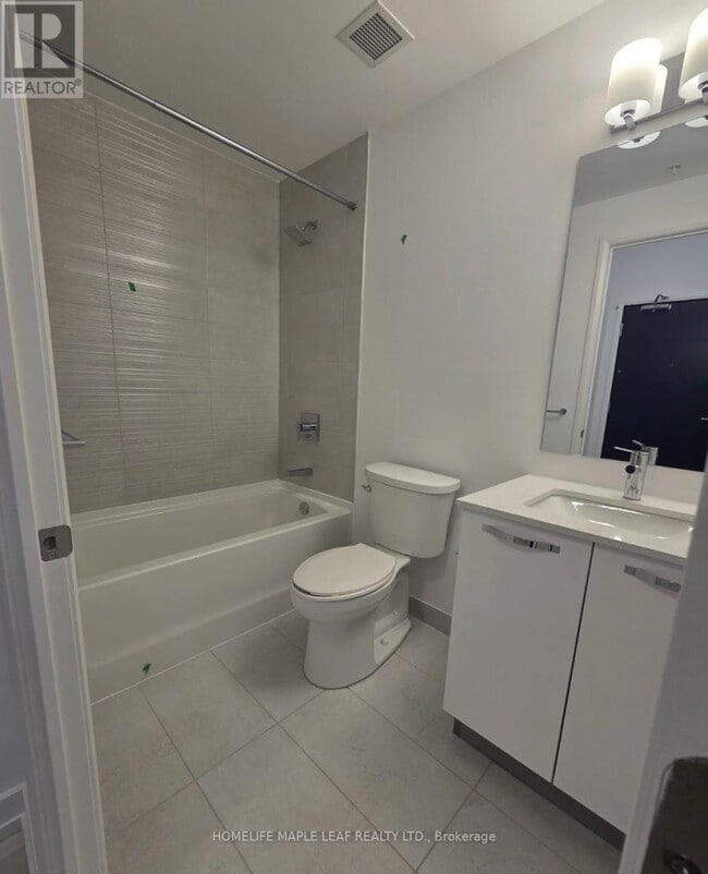 Photo - 75 James St S Unit 1916