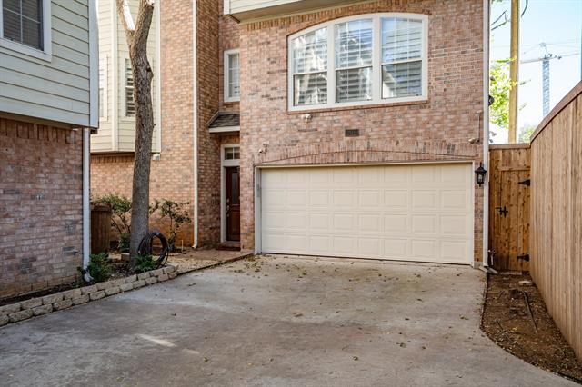 Photo - 2704 Welborn St