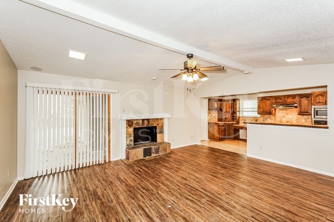 2012 Garden Oaks Dr