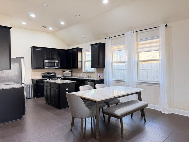 Photo - 2432 Granite Hill Dr