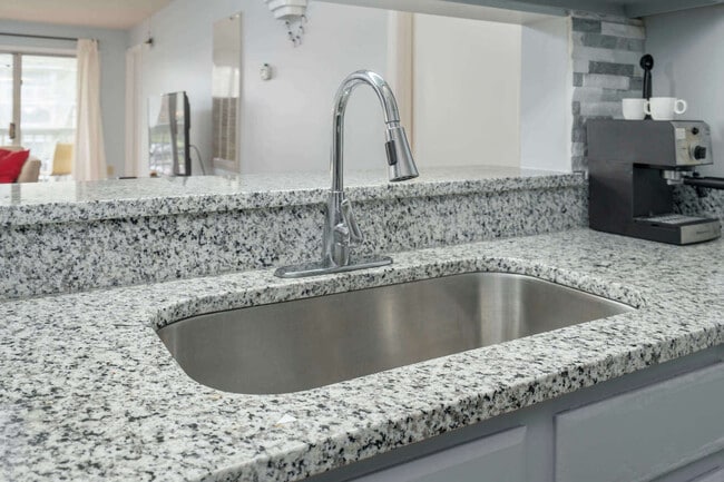 Photo - University Terrace North