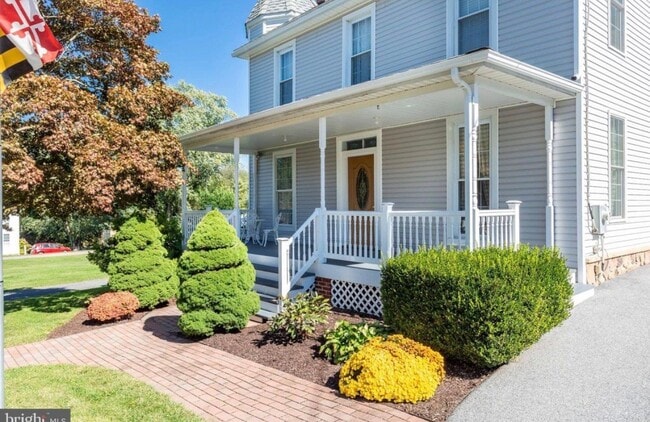 Building Photo - 247 N Cranberry Rd