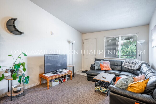 Photo - 1969 N Canyon Rd