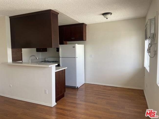 Photo - 1148 N Commonwealth Ave Unit #11