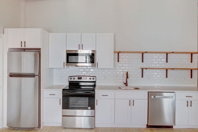Building Photo - 45-51 Wingate Street-Unit 404 Unit 404