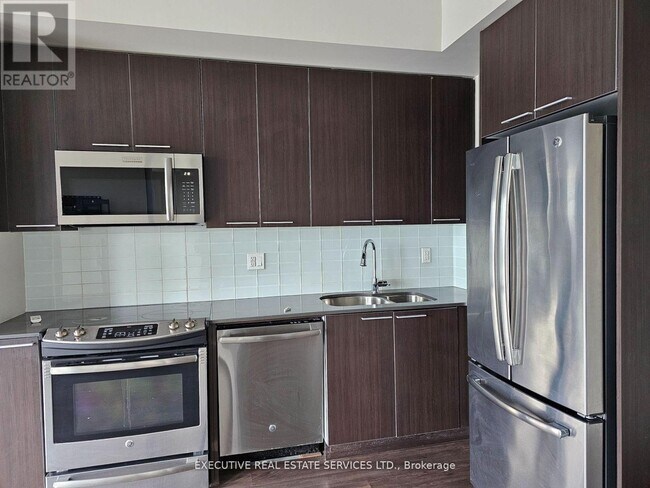 Photo - 10 Park Lawn Rd Unit 904