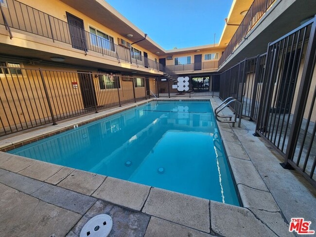 Photo - 3224 Chapman St Unidad 7