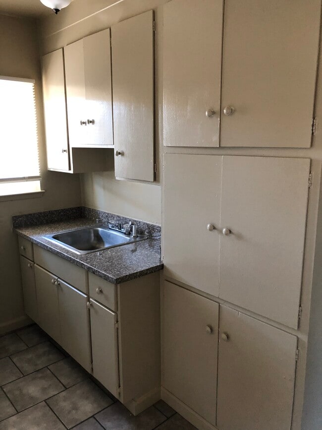 Kitchen w/ Cabinet - 708 Bowles St Unit #1-#22
