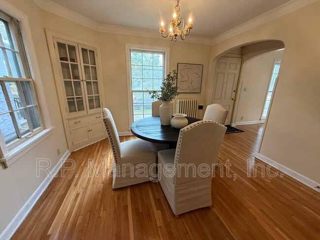 Photo - 1090 16th Ave SE