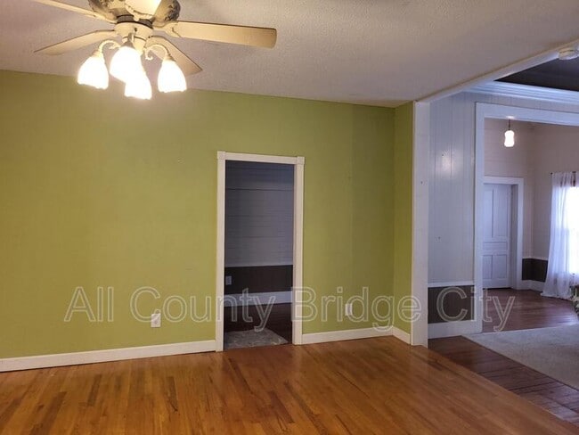 Photo - 311 Retreat St