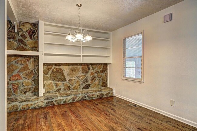 Photo - 4090 Knotty Oak Trail