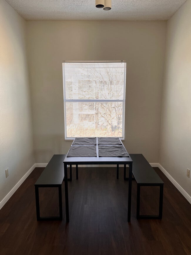 Dining Area - 12166 Metric Blvd Unit 370