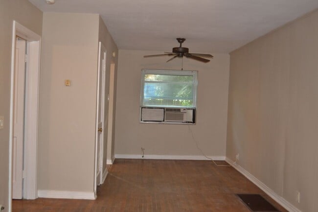 Photo - 904 Denton St Unit 904 Denton