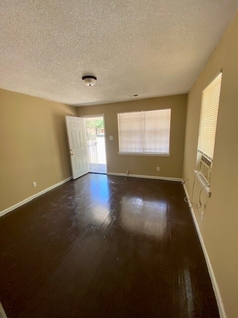 Clean Duplex For Rent