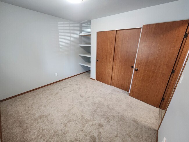 Photo - Beautiful 3-Bedroom Home in Spanaway – App...