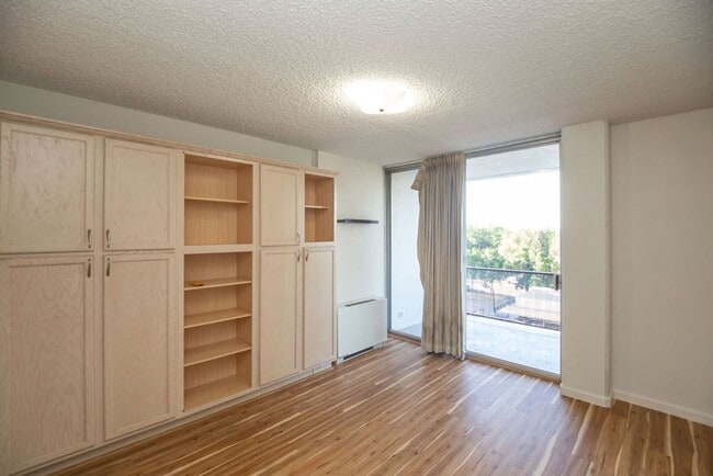 Building Photo - 421 S Howes St Unit 421 South Howes 706