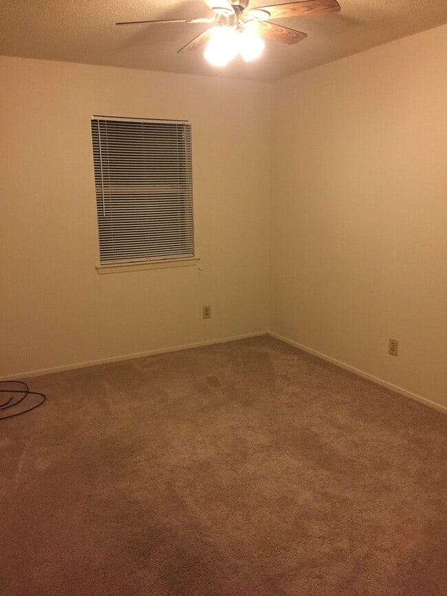 Photo - 310 S Industrial St Unit 3