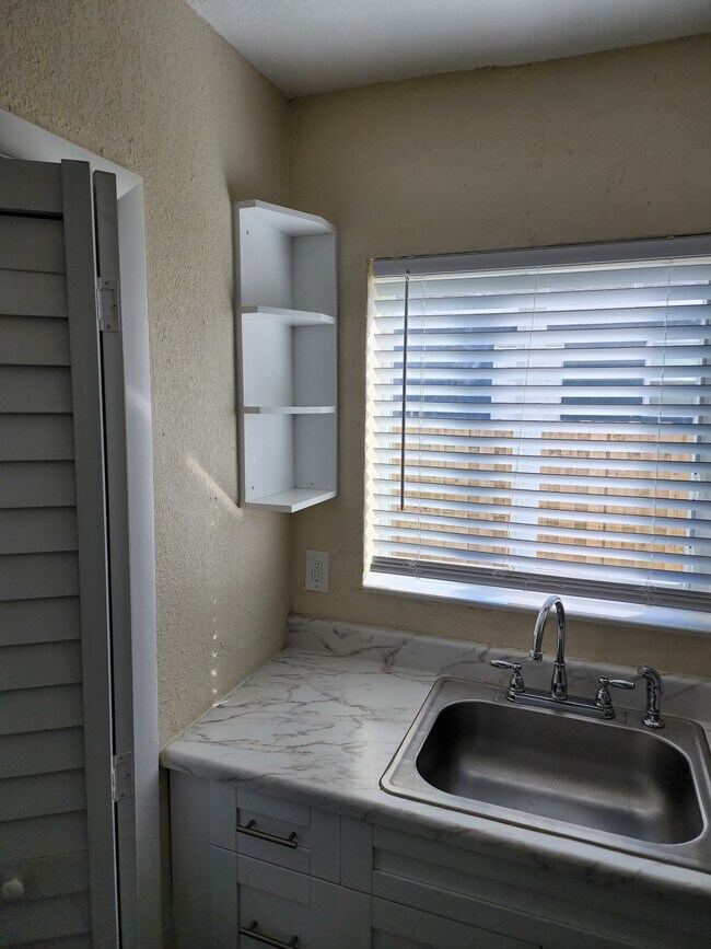 Photo - 715 NW 5th Ave Unit 3