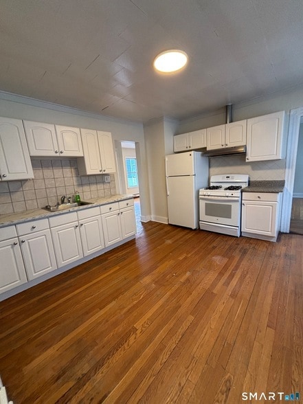 Photo - 2395 Main St