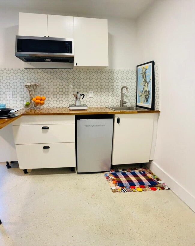 Photo - 64 NE 48th St