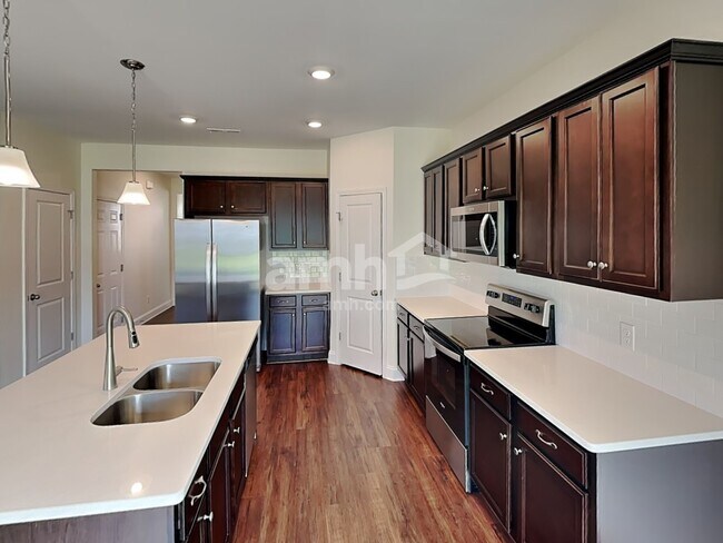 Photo - 5220 Valor Dr